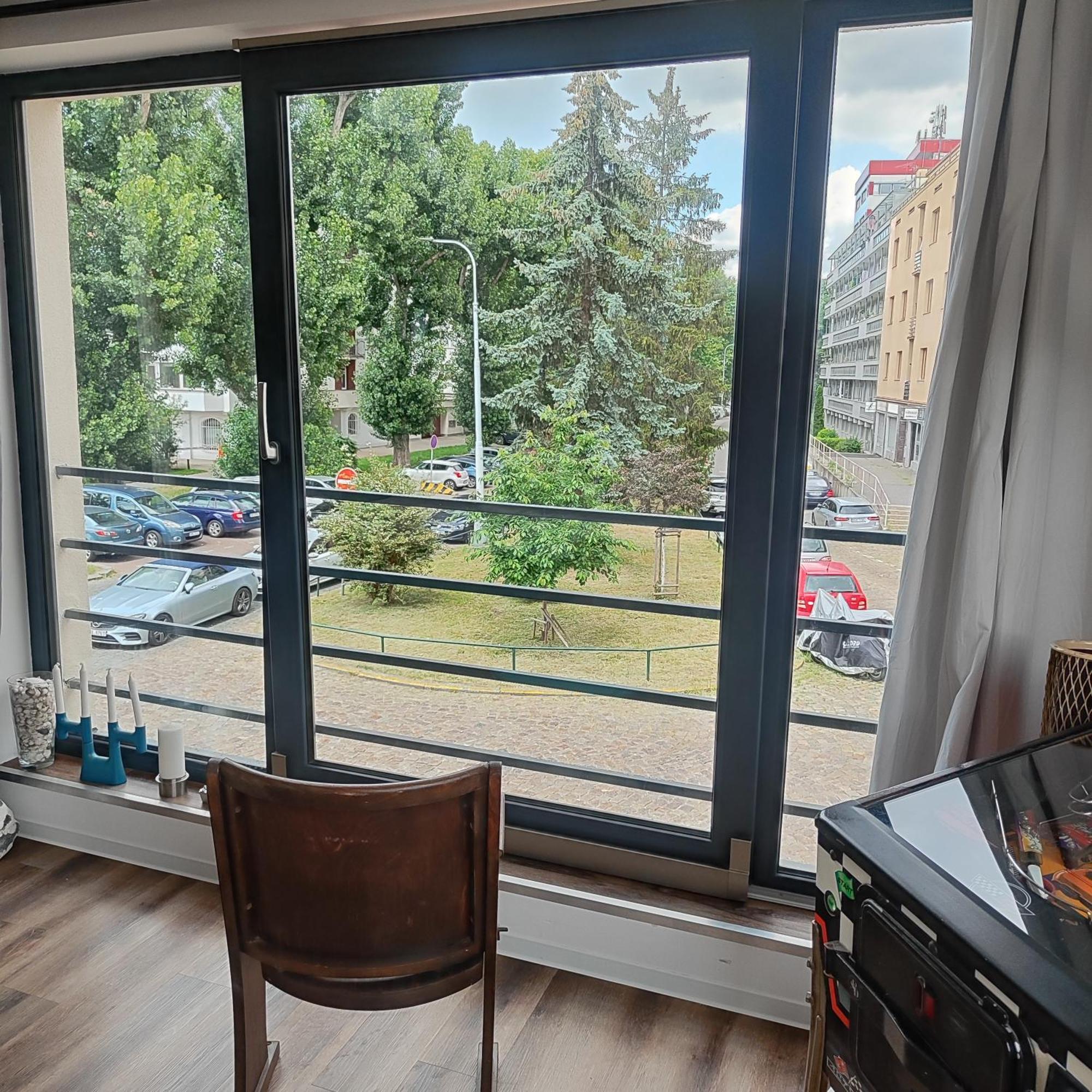 Apartment Big Windows Prag Exteriör bild