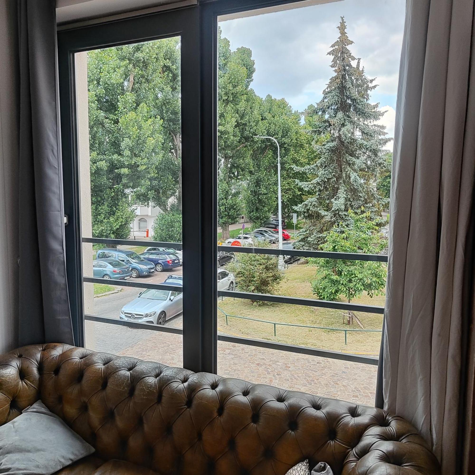 Apartment Big Windows Prag Exteriör bild